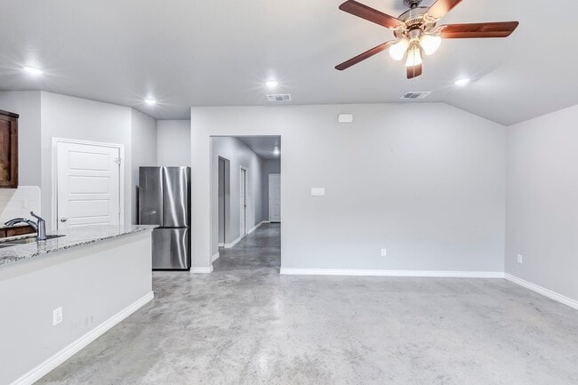 Building Photo - 1733 Dryden Ave