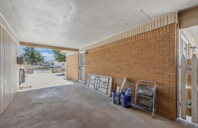 Building Photo - 5201 Capistrano Dr