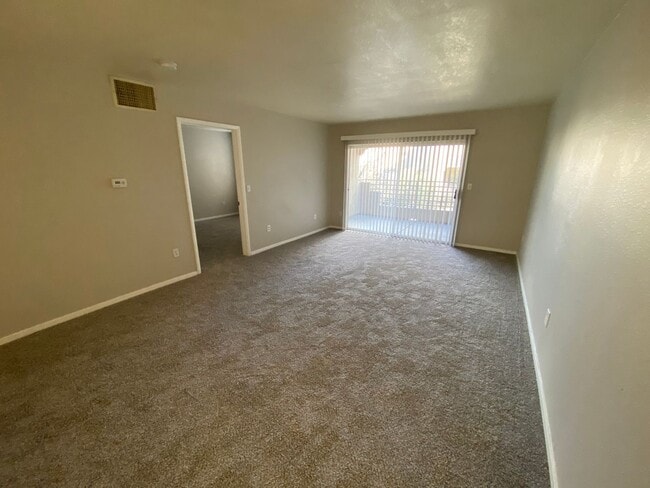 Building Photo - Desert Falls