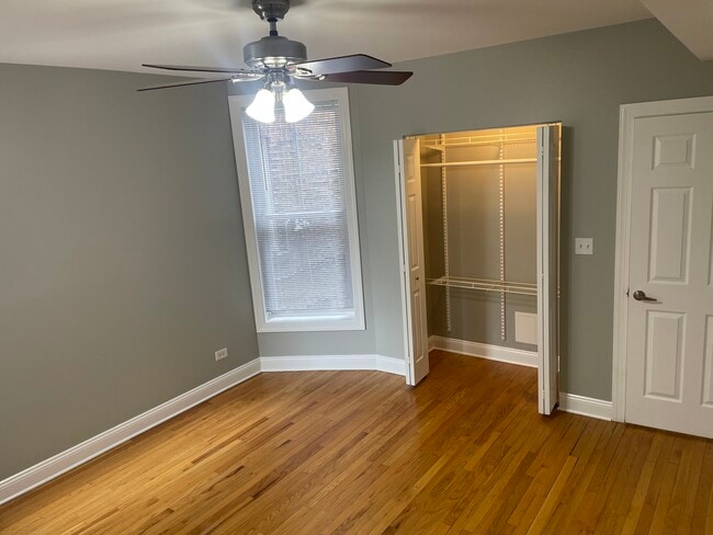 Building Photo - 6234 N Sacramento Ave