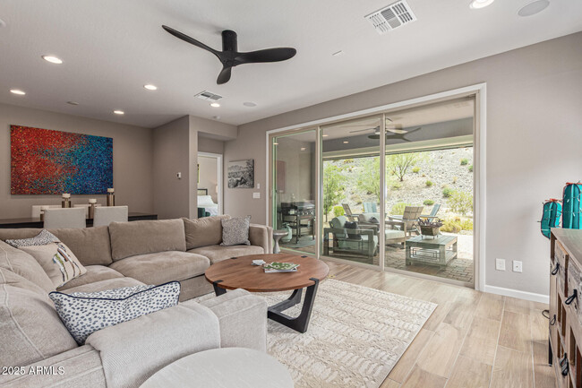 Building Photo - 3261 Maverick Dr
