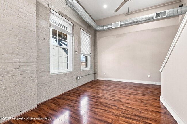 Building Photo - 831-831 Adams Ave