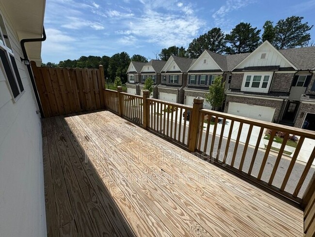 Building Photo - 1592 Laurel Blossom Walk