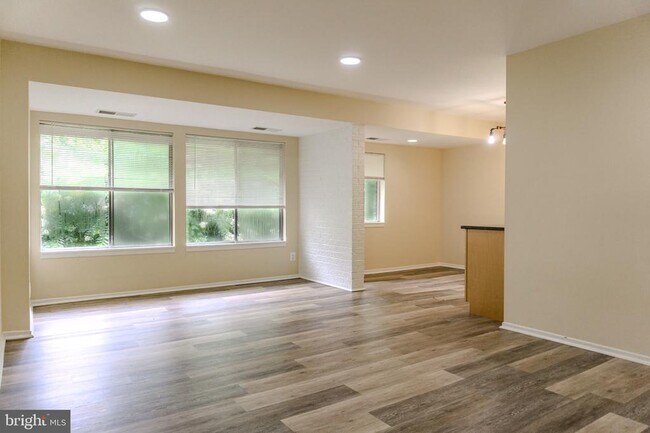 Building Photo - 19443 Brassie Pl