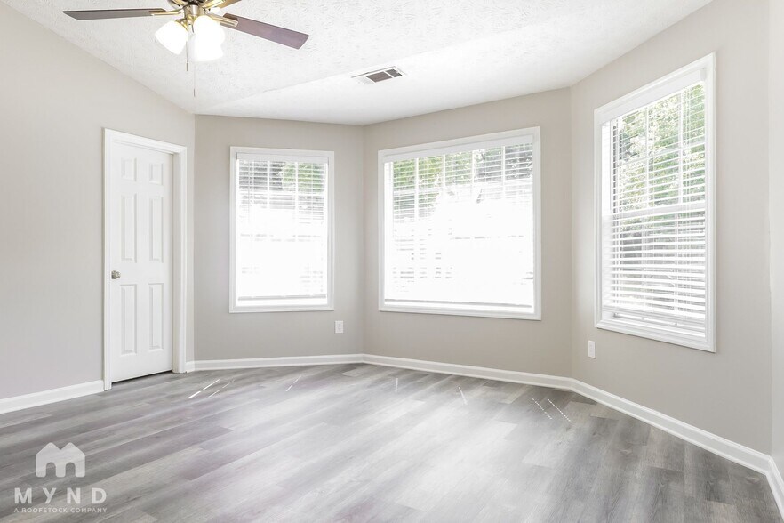 Building Photo - 7138 Lone Oak Trce