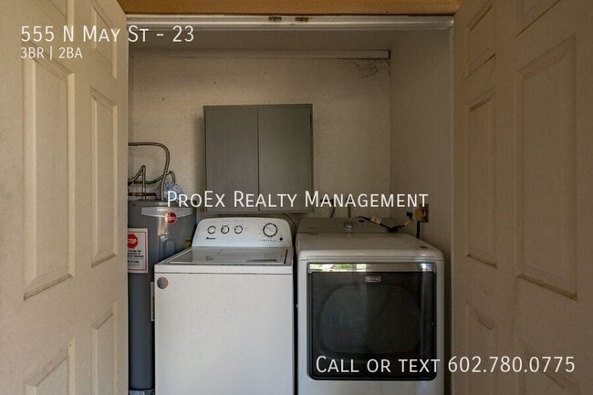 Building Photo - 555 N May