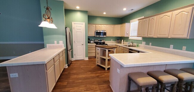 Kitchen - 1028 Cherry Tree Ln