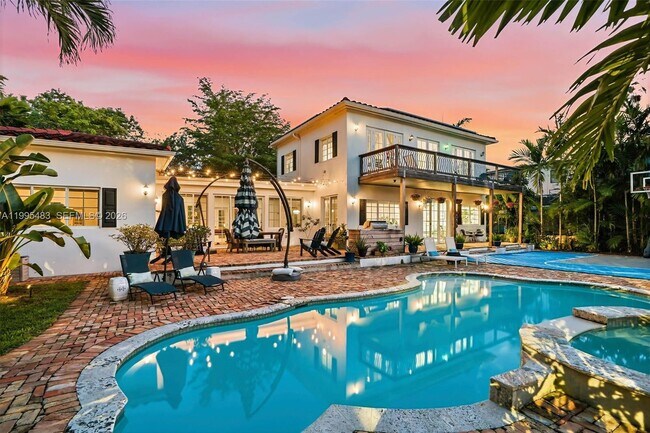 Building Photo - Northeast 5th Avenue Road, Miami Shores, FL 33138 - 5 BR 4 BA single-family home