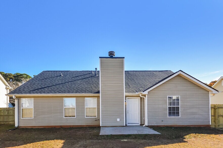 Building Photo - 608 Fieldcrest Dr