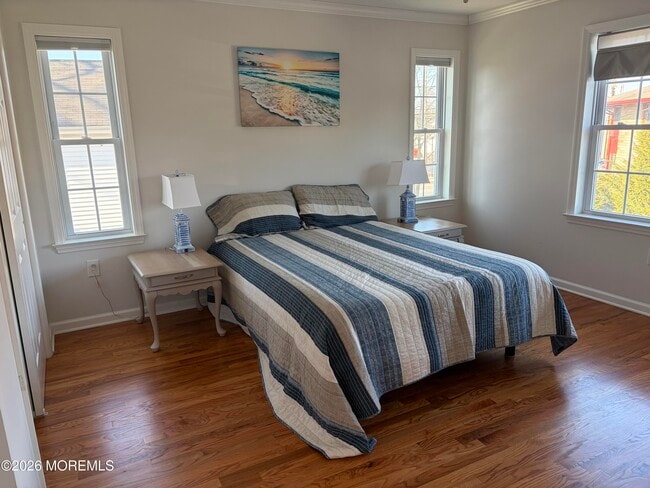 Building Photo - 504 N Lake Dr