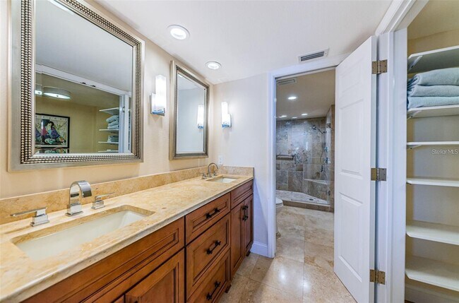 Building Photo - 240 Sand Key Estates Dr