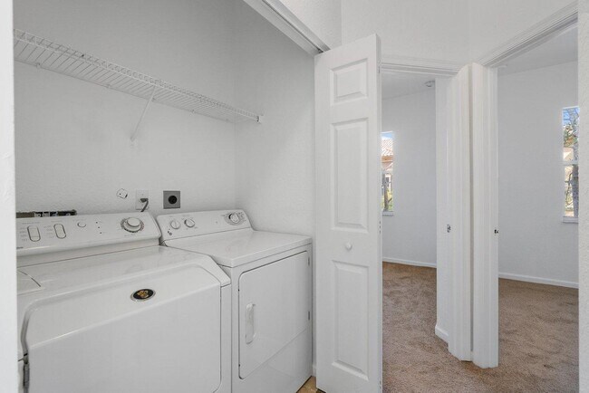 Building Photo - 6549 Diamond Springs Terrace
