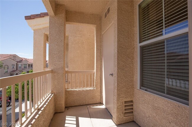 Building Photo - 10550 W Alexander Rd