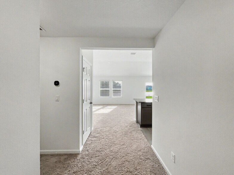 Building Photo - 55 Signet Cir