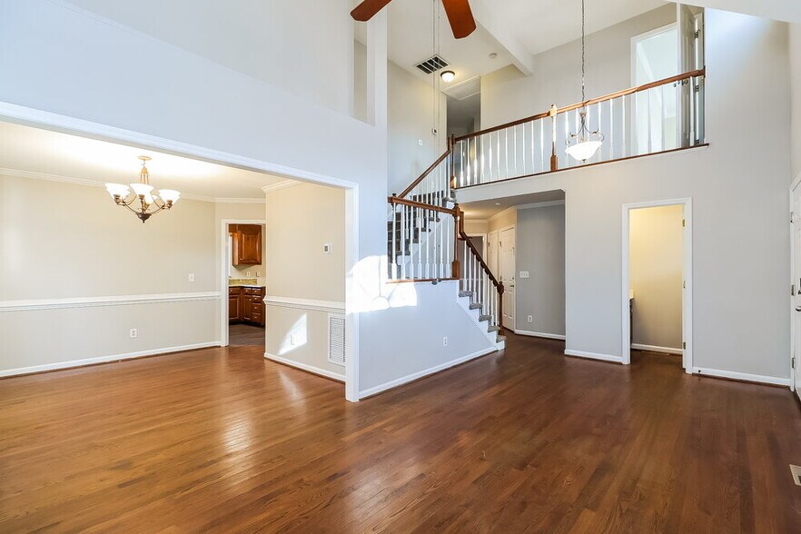 Building Photo - 4801 Bay Pines Ct