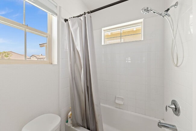 Building Photo - Love your life at Escaya in Chula Vista! 4Bed/2.5Ba attached garage home for rent