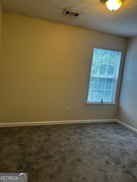 Building Photo - 5675 Hampton Ct