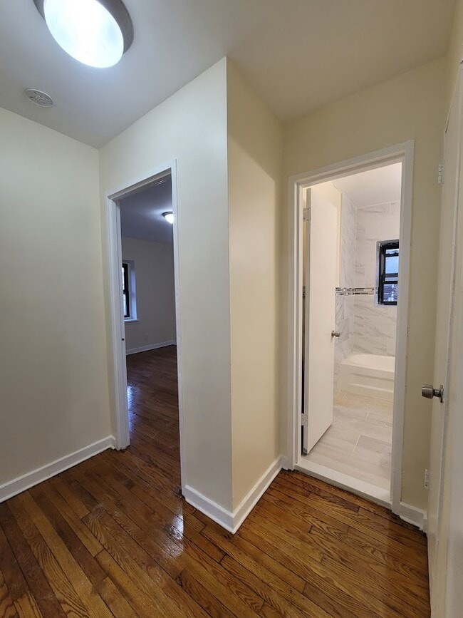 Building Photo - 365 Schley St