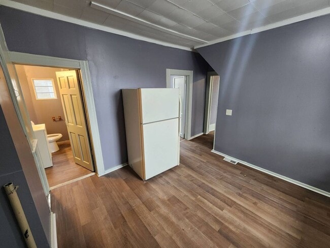 Building Photo - 521 W 14th St