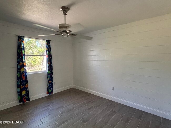 Building Photo - 93 Ford St