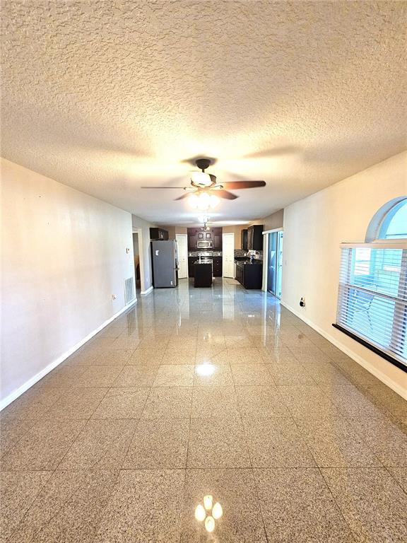 Building Photo - 551 Stonewall Ave