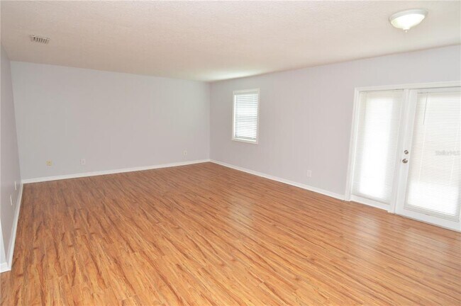 Building Photo - 166 Pompano Dr SE