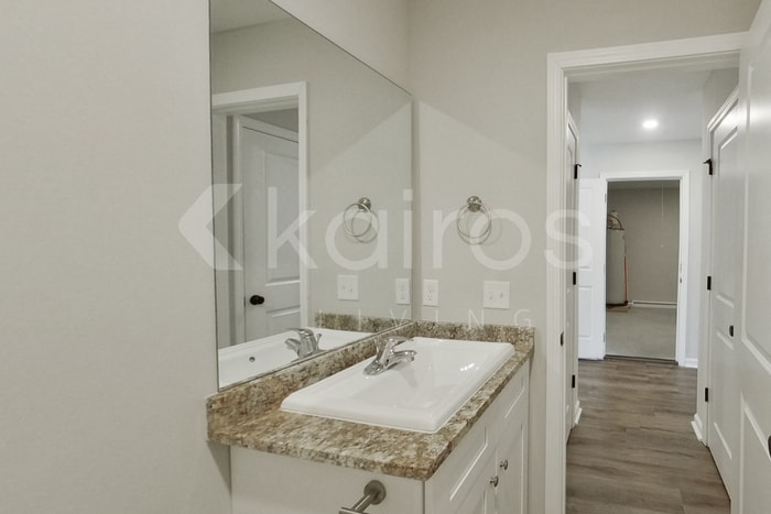 Building Photo - 122 Cottage Grove Rd