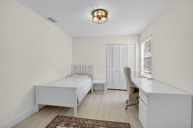 Building Photo - 5328 Buckhead Cir