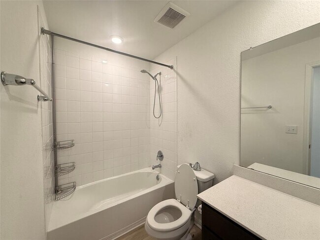 Building Photo - 120 Calla Ln