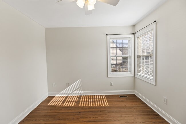 Building Photo - 726 Addington Dr