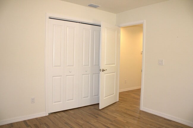 Building Photo - 3/2/2 in Royal Highlands