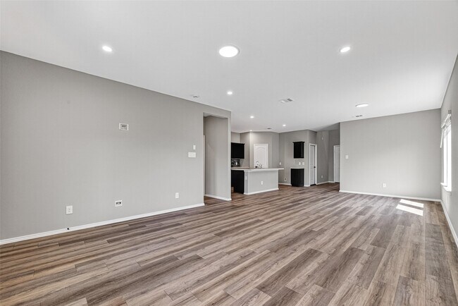 Building Photo - 14529 Lily Plns Dr