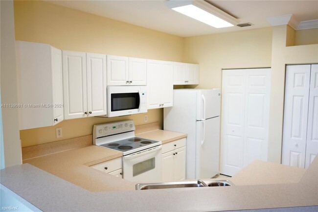 Primary Photo - 1 br, 1 bath Condo - 4508 SW 160th Ave 450...