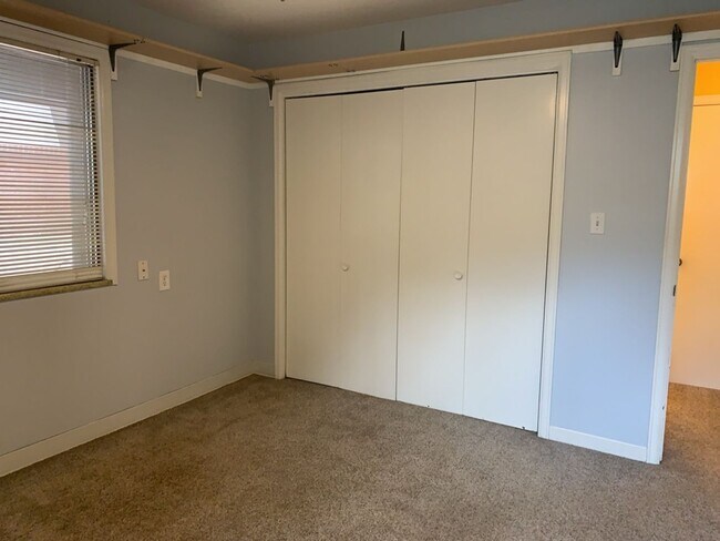 Building Photo - 1309 Kirkwood Dr