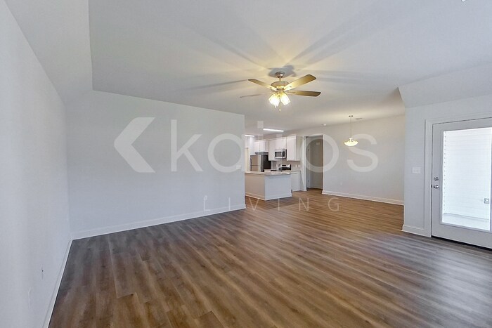 Building Photo - 8041 Hendrick Dr