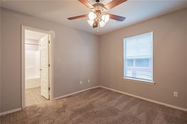 Building Photo - **MOVE IN SPECIAL $300 off first month rent**Charming 3-Bed and 3 full bath Home