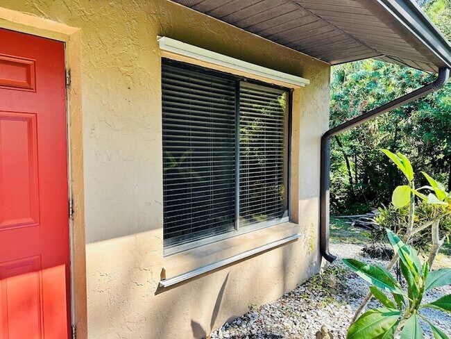 Building Photo - 1025 SE 24th Ave