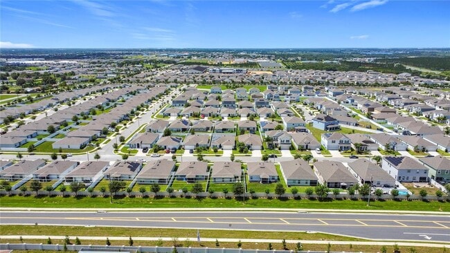 Building Photo - 450 Taft Dr
