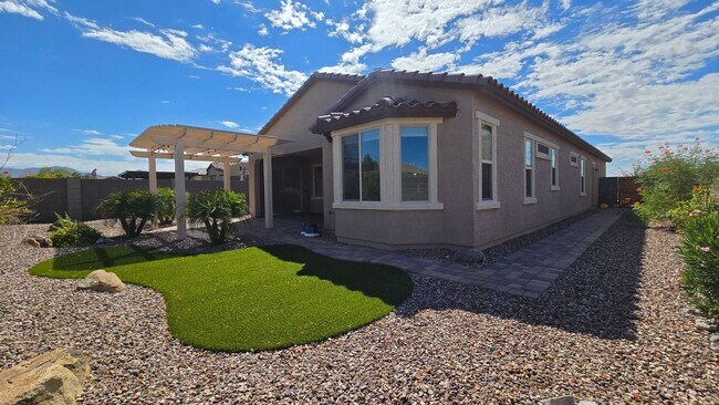 Building Photo - Gorgeous home in gated 55+ community of Canta Mia!