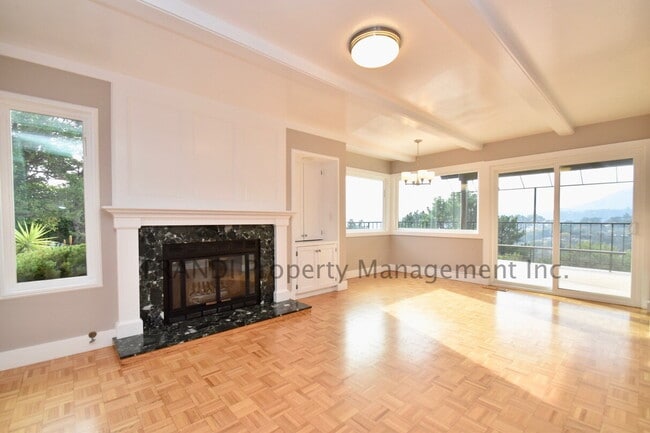 Building Photo - Country Club San Rafael Home with Pool and...