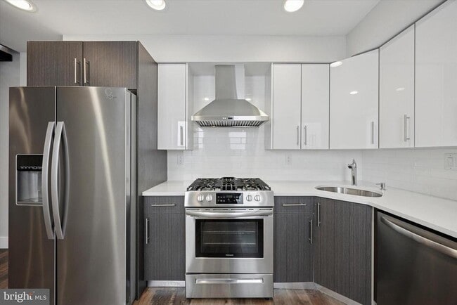 Building Photo - 2222 Wharton St