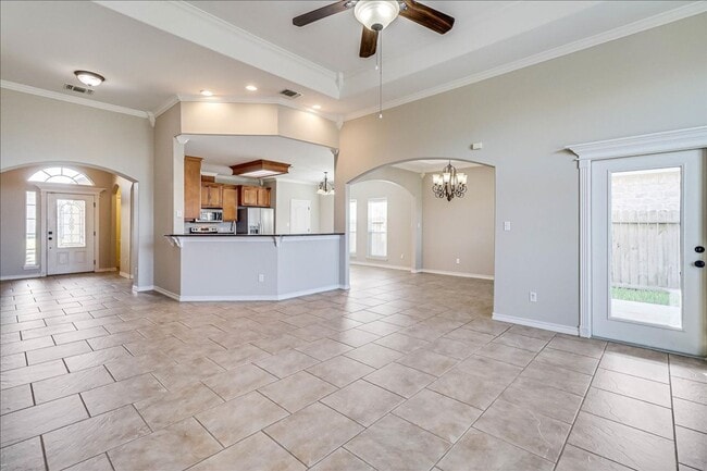 Building Photo - 5810 Aava Dr