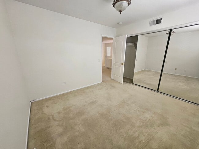 Building Photo - Cozy Bishop Ranch home!