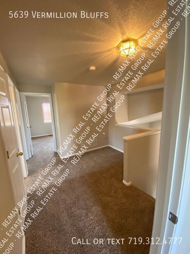 Building Photo - 5639 Vermillion Bluffs Dr