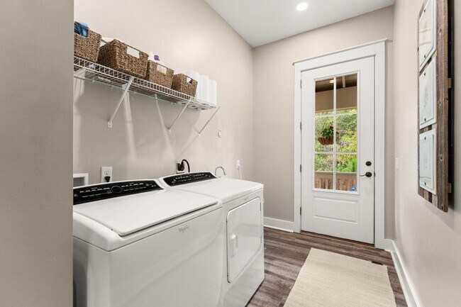 Building Photo - 156 Summer Breeze Ln