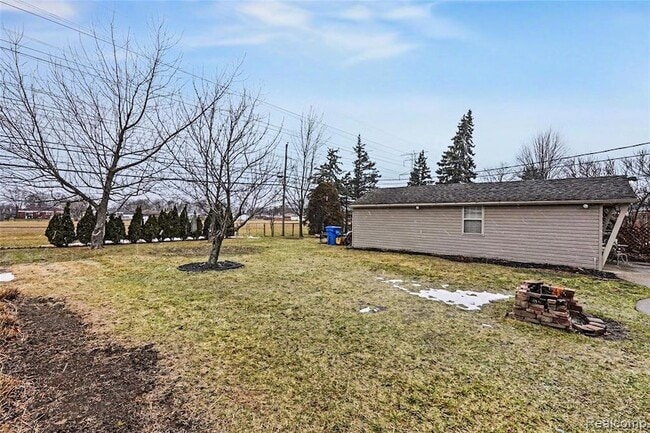 Building Photo - 30745 Iroquois Dr