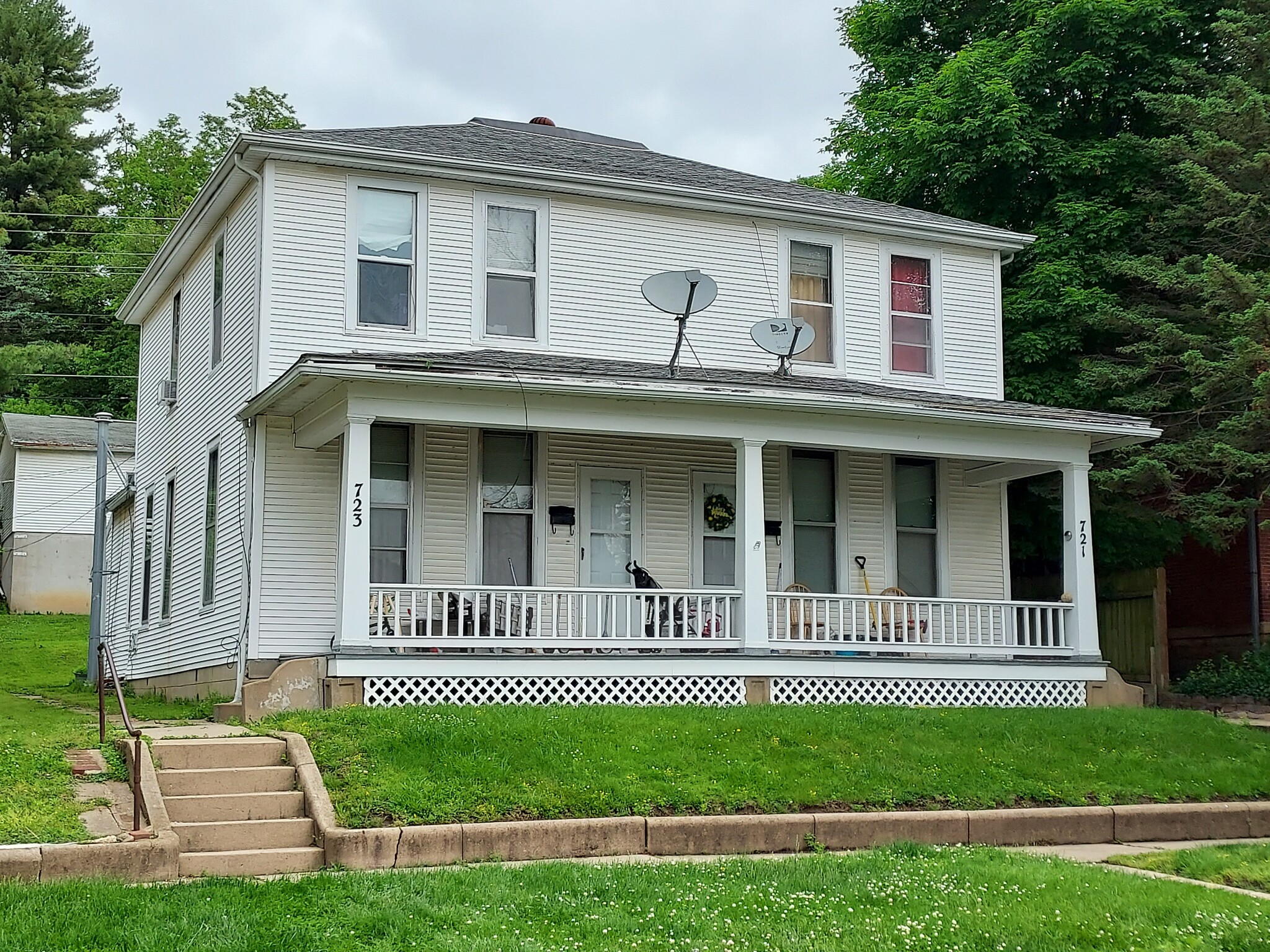 Building Photo - 721 Avenue D