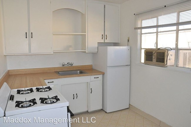 Building Photo - 510 Adams St NE