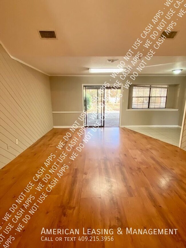 Building Photo - 8 La Costa Cir