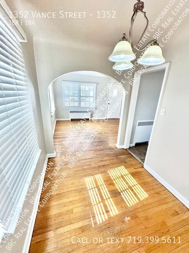 Building Photo - 1352 Vance St